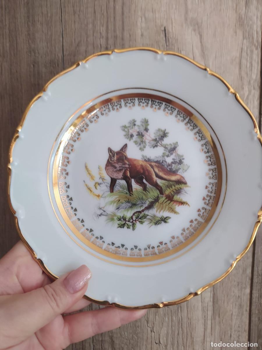 Vintage: PRECIOSO PLATO VINTAGE CON FIRMA DE AUTOR. Dibujo &rdquo;ZORRO&rdquo; y ORO. 19cm. PERFECTO ESTADO!!