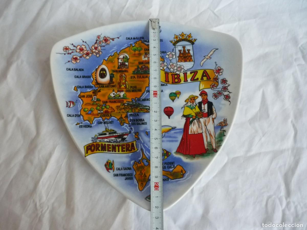 Vintage: Plato de cer&aacute;mica triangular con mapa de Ibiza y Formentera - Foto 5