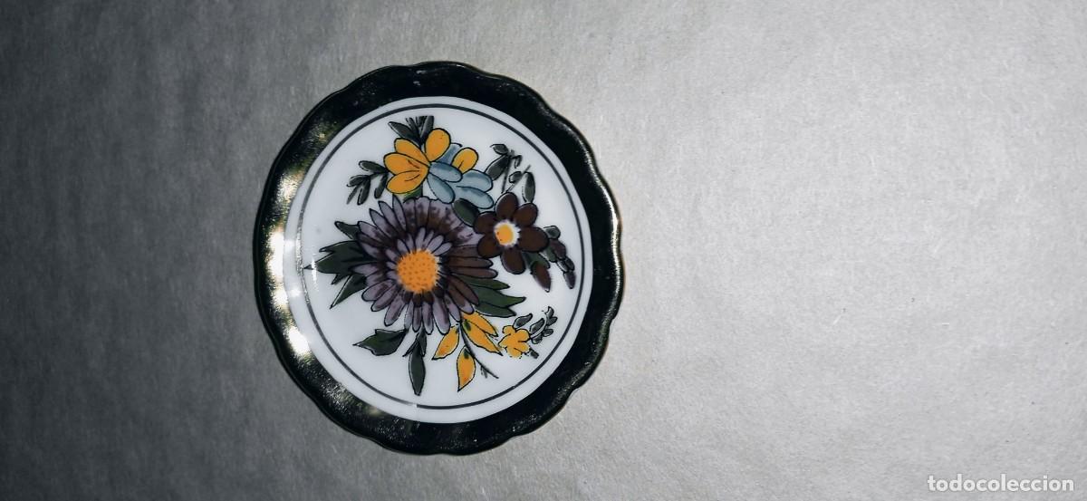 Vintage: 2 PLATITOS CON FLORES-6 CM - Foto 3