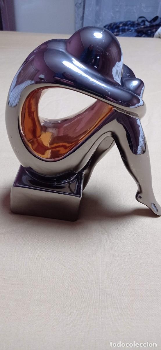 Vintage: Figura de porcelana de dise&ntilde;o de Galos, acabado platino y oro, vintage, art d&eacute;co