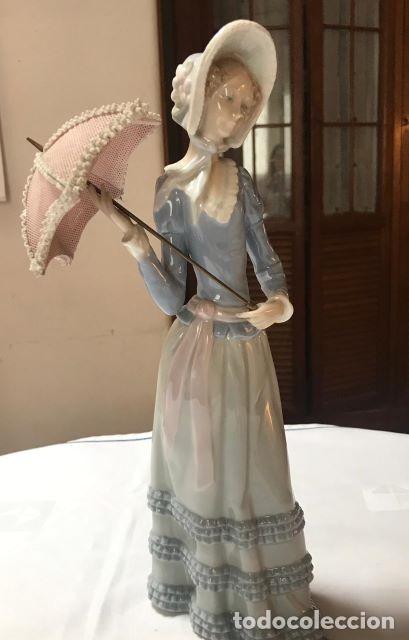 Vintage: Lladr&oacute;: preciosa figura mujer con sombrilla de porcelana de Lladr&oacute;