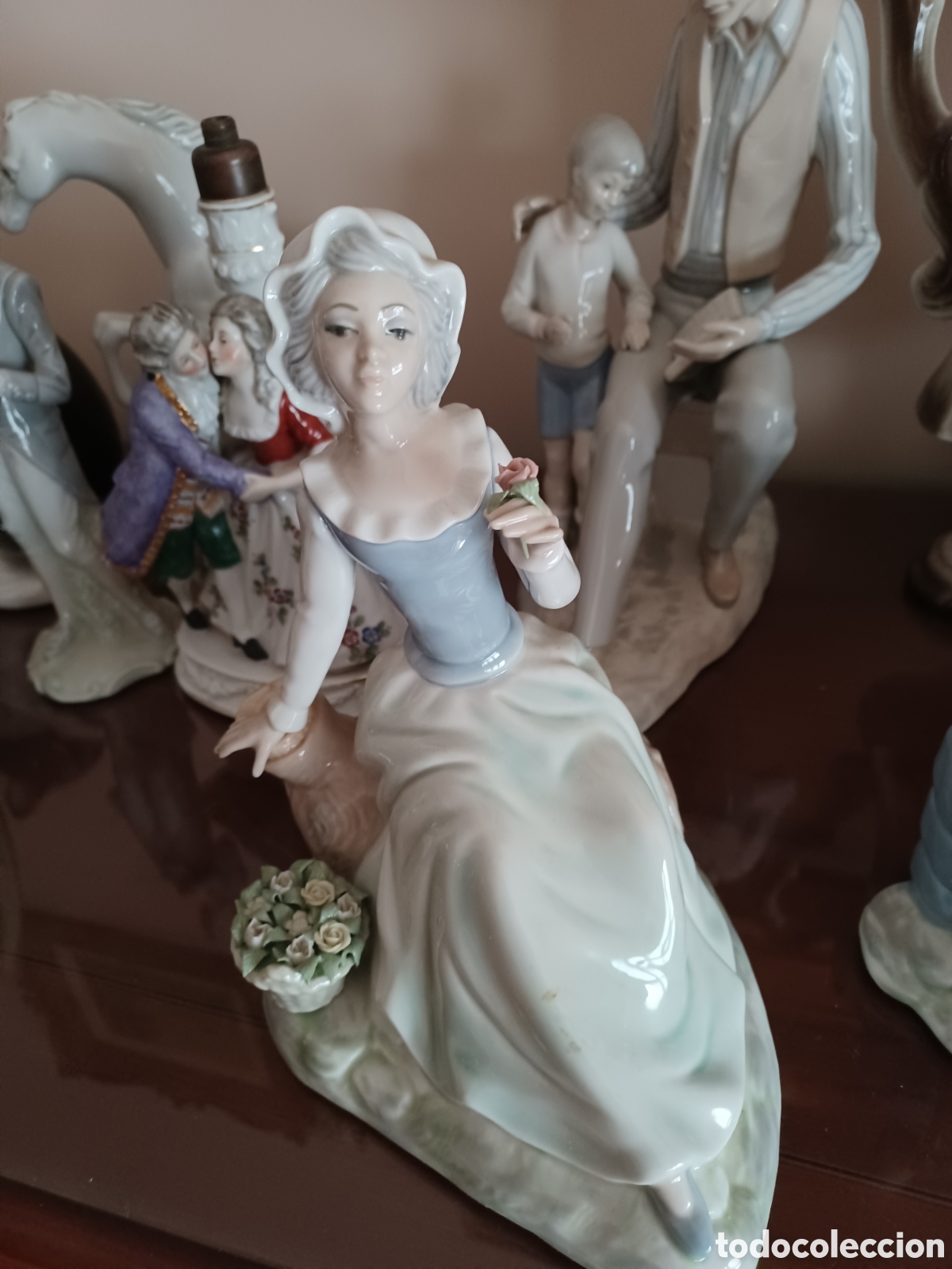 Vintage: Impresionante campesina de porcelana