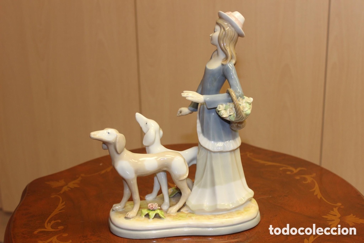 Vintage: Figurine de Muchacha con perros Porcelana D&rsquo;Art.