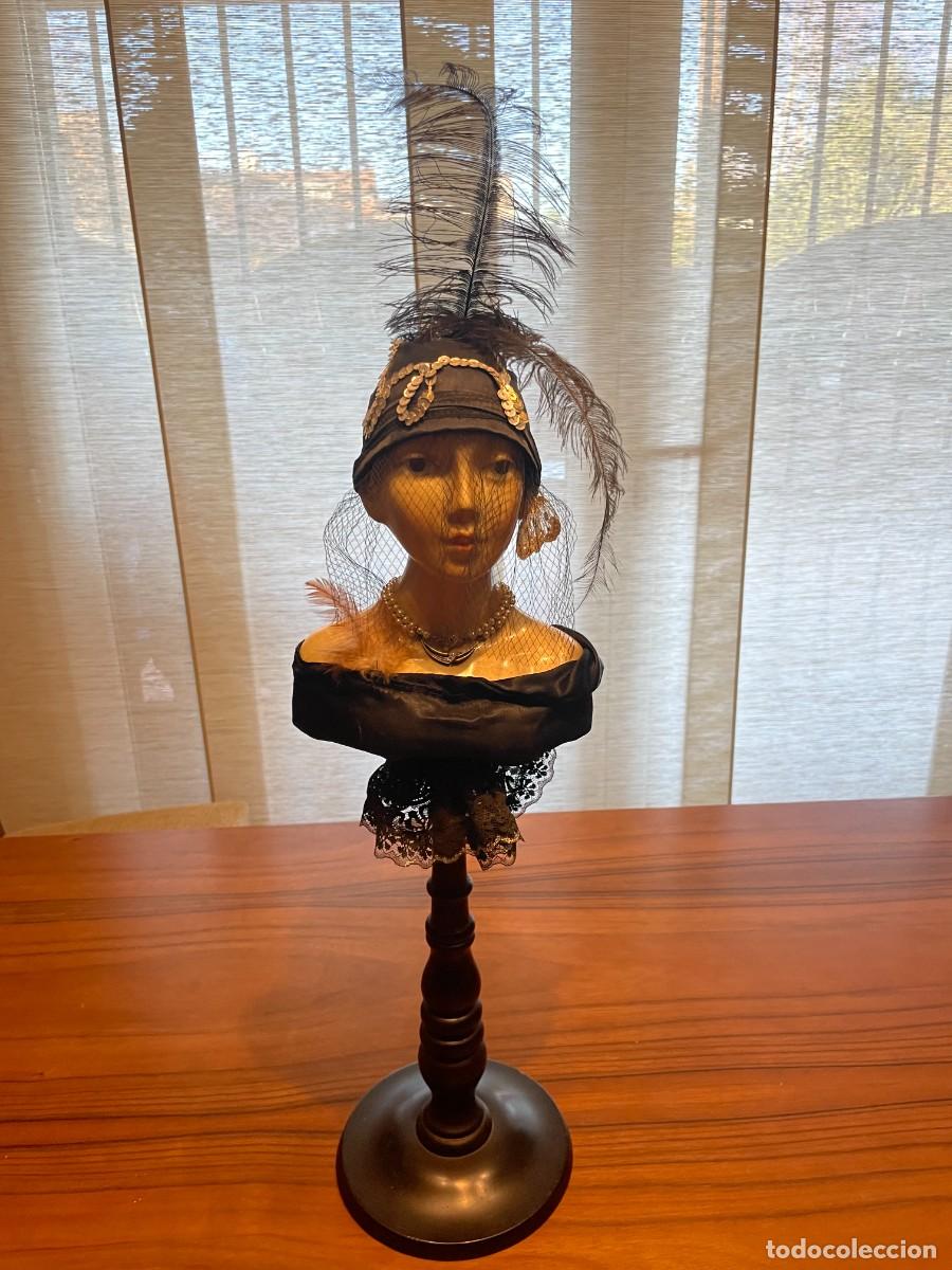 Vintage: Bonito figurin de dama antigua en porcelana