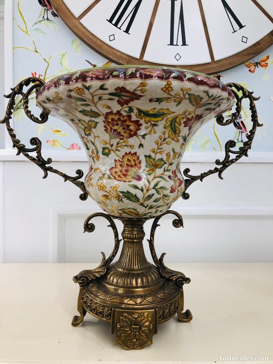 Vintage: CENTRO DE PORCELANA Y BRONCE