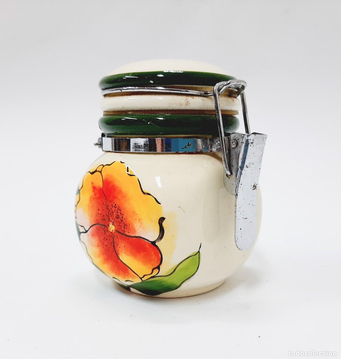 Vintage: Jarra vintage de cer&aacute;mica pintada a mano con tapa(3.2)