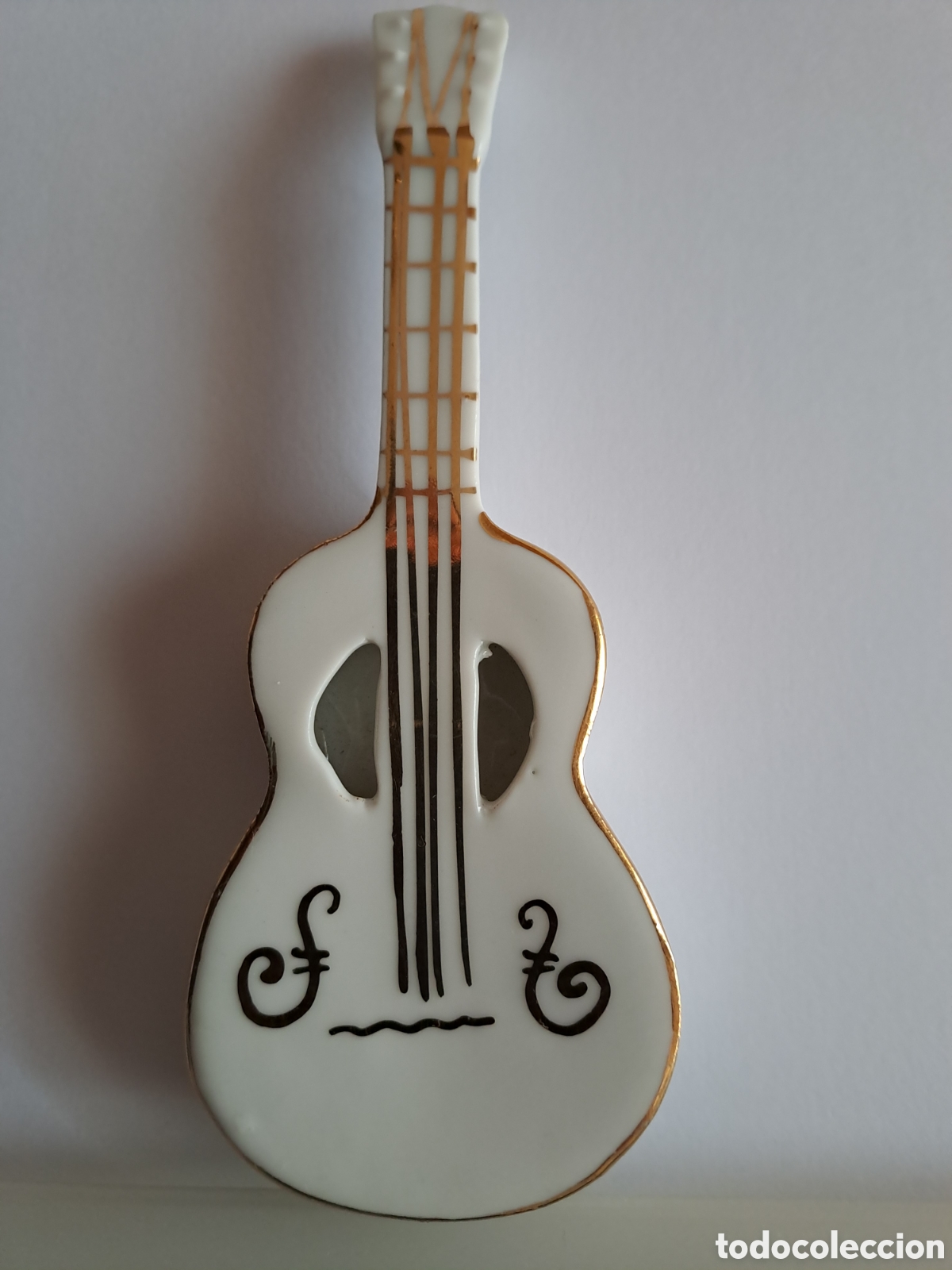 Vintage: MINI GUITARRA DE PORCELANA PARA DECORACI&Oacute;N Y/O COLECCI&Oacute;N.