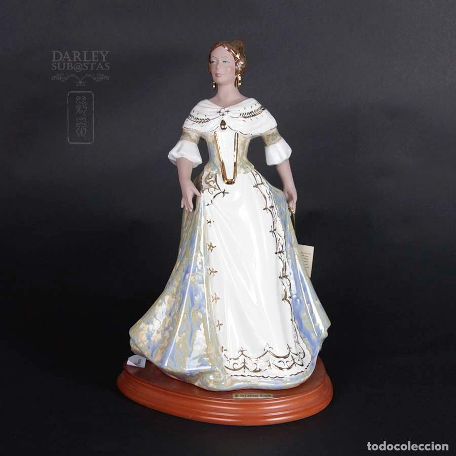 Vintage: Fallera (en pose) de cer&aacute;mica hecha a mano por &rdquo;TUR&Iacute;S&rdquo;