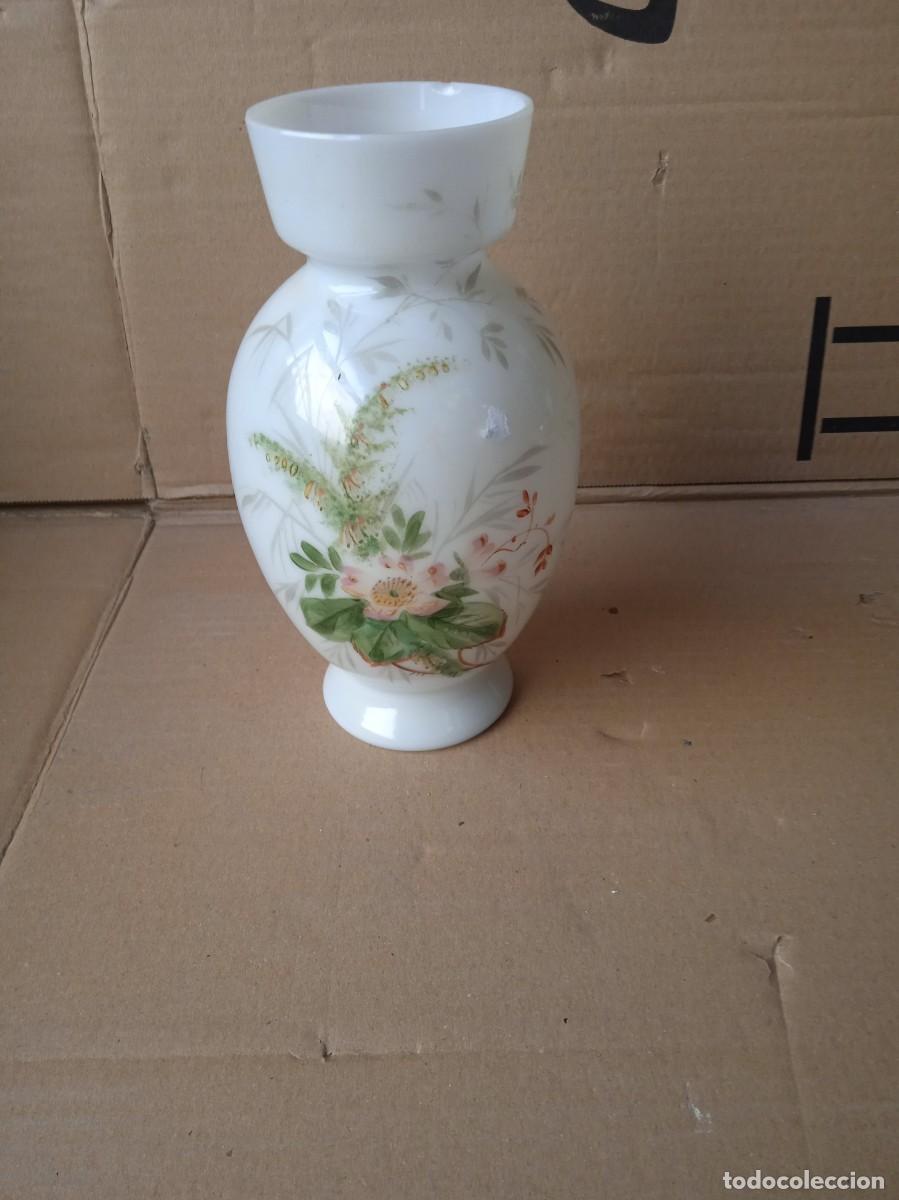 Vintage: Florero modernista de opalina - Foto 1