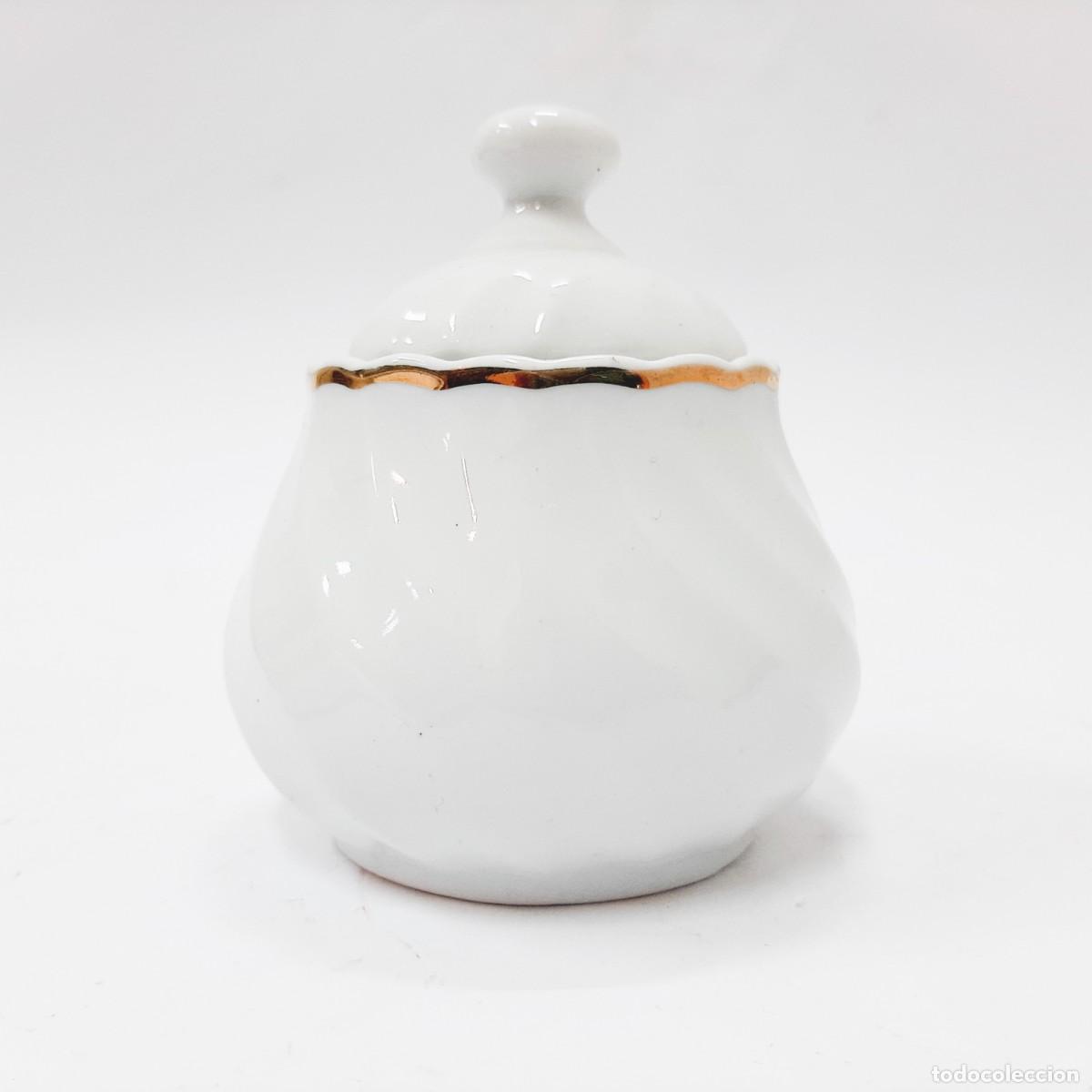 Vintage: Azucarero vintage peque&ntilde;o de porcelana blanca con tapa(12.2)