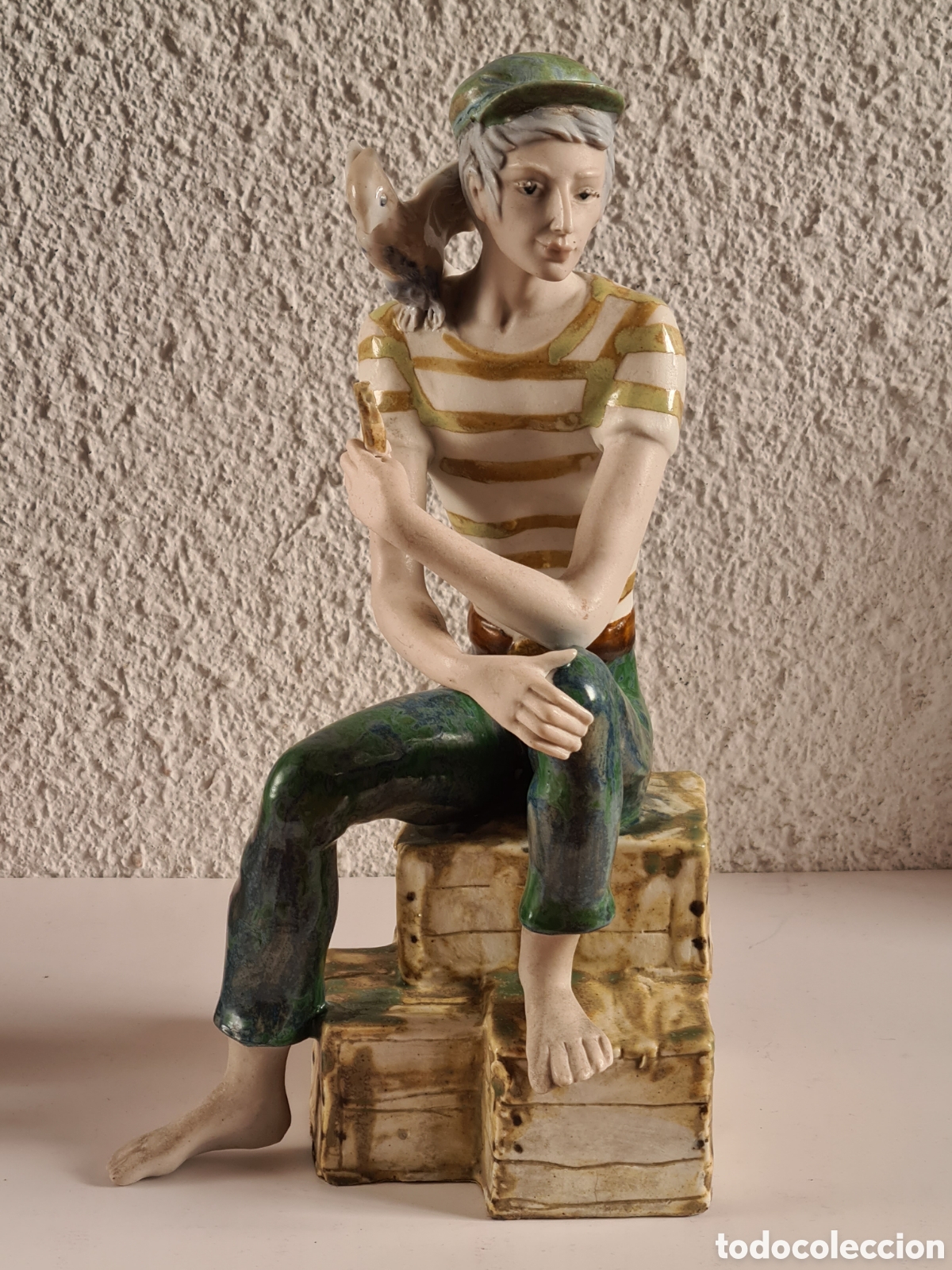 Vintage: Figura Escultura Marinero con Loro - Porcelana Ingl&eacute;s Valenciana - Decoraci&oacute;n Mar R&uacute;stica