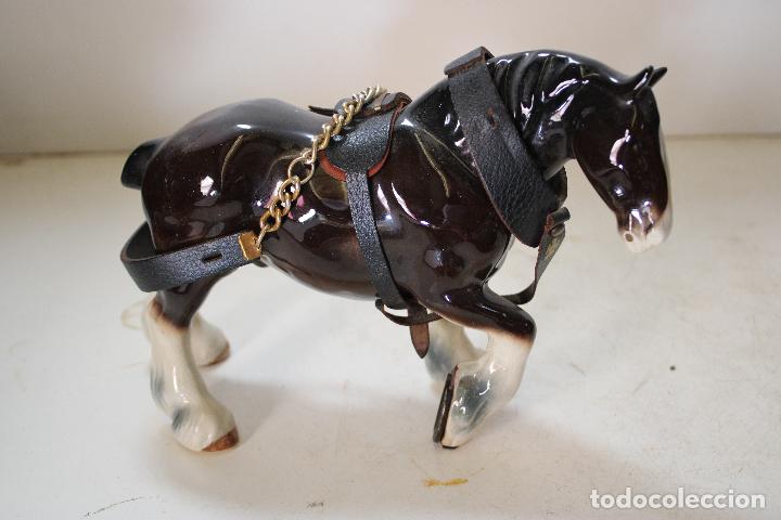 Vintage: caballo percheron de ceramica