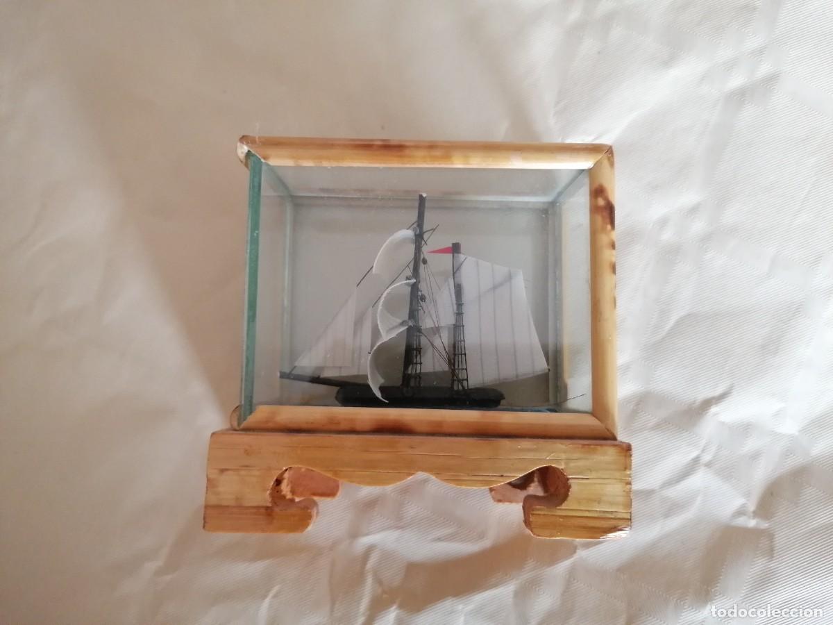 Vintage: Barco peque&ntilde;o antiguo
