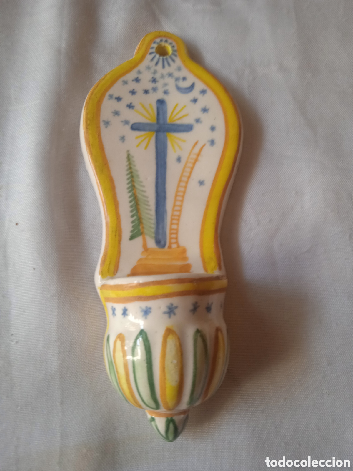 Vintage: Benditera,en porcelana