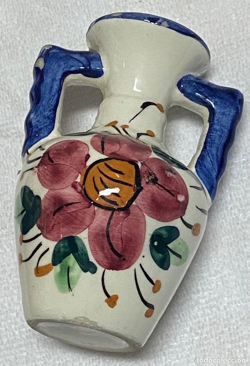 Vintage: JARRITA CON DOS ASAS CON DIBUJO DE UNA FLOR ROSA - MEDIDAS: 10 CM X 4 CM