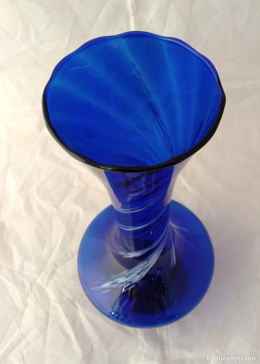Vintage: Jarron de cristal azul - Foto 2