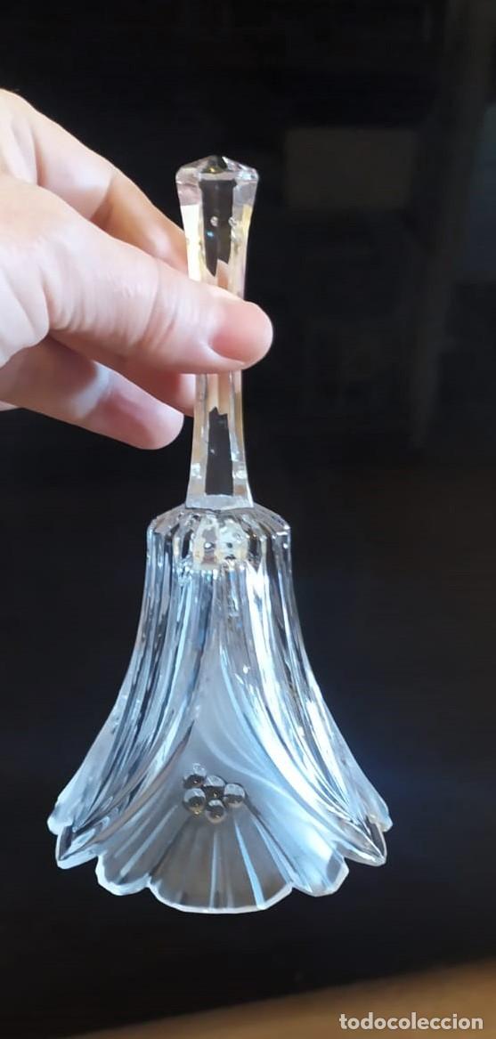 Vintage: campana de cristal tallada