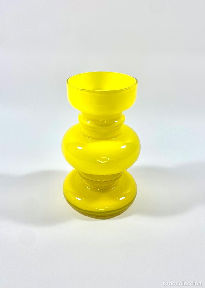 Jarrón cristal amarillo años 70 · 70s yellow glass vase (VENDIDO) - Vintage  & Chic