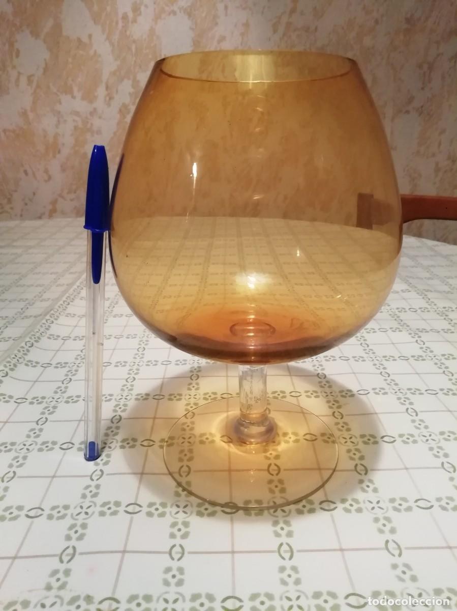 Vintage: Copa de cristal ambar - Foto 1