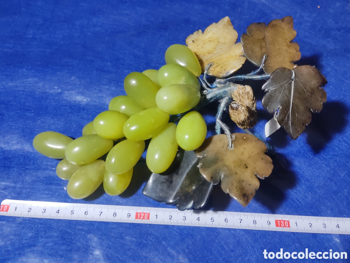 Vintage: Hermoso racimo de uvas de jade o cristal, A&ntilde;os 60-70.
