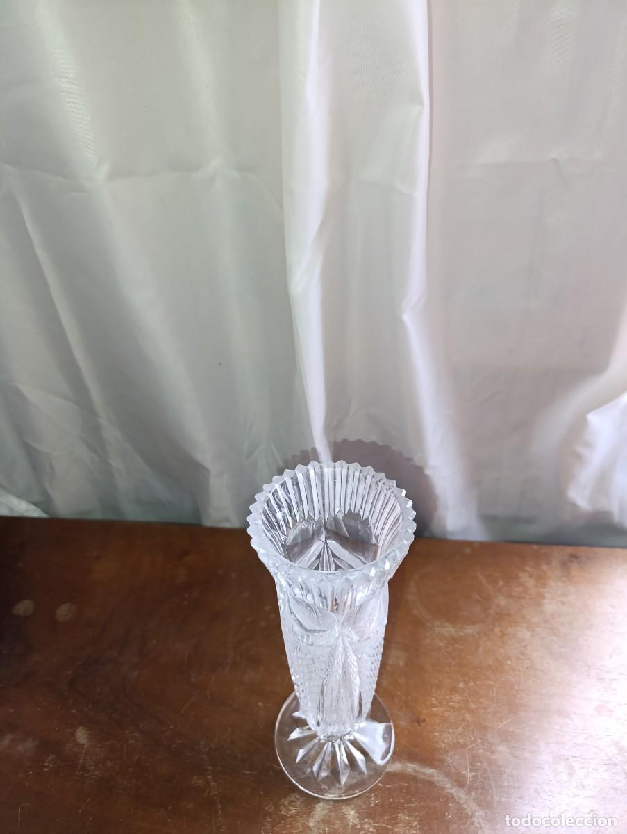 Vintage: Florero de cristal tallado - Foto 3
