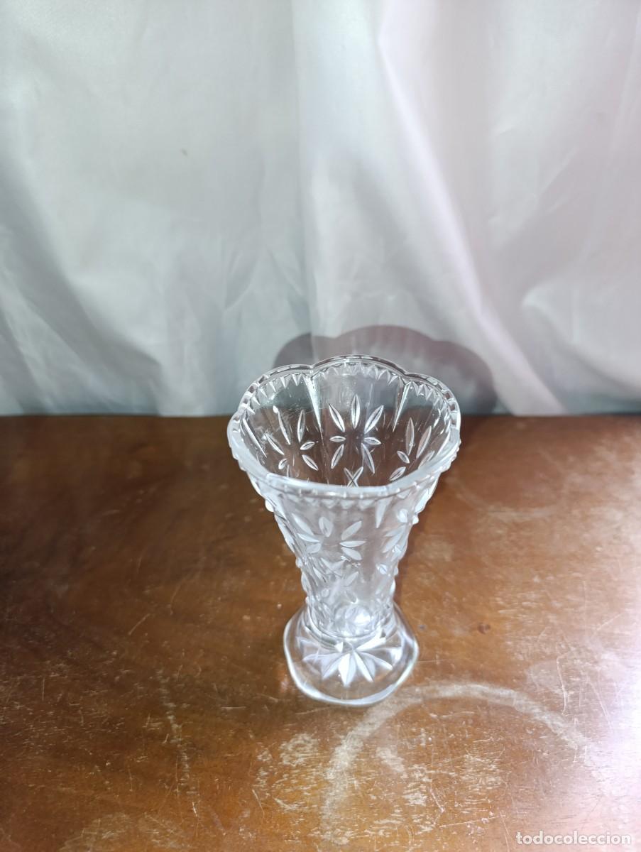 Vintage: Florero de cristal hecho en molde - Foto 3