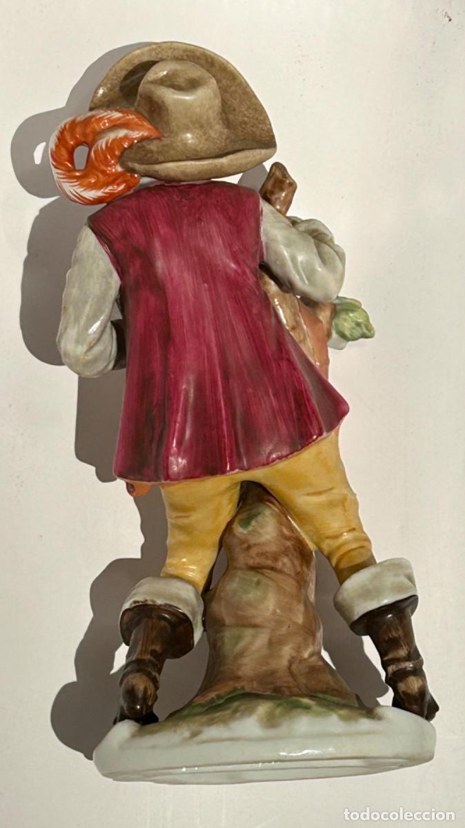 Vintage: Capodimonte, Espadach&iacute;n borracho. 22 cm. - Foto 2