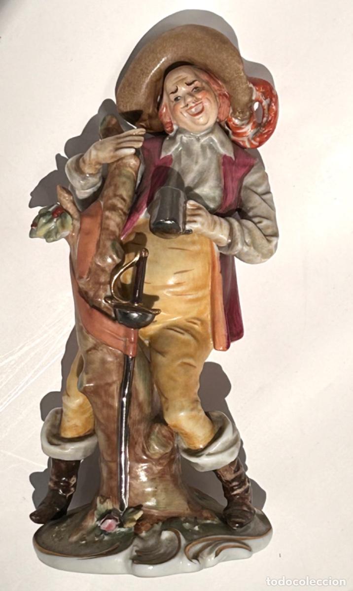 Vintage: Capodimonte, Espadach&iacute;n borracho. 22 cm. - Foto 1