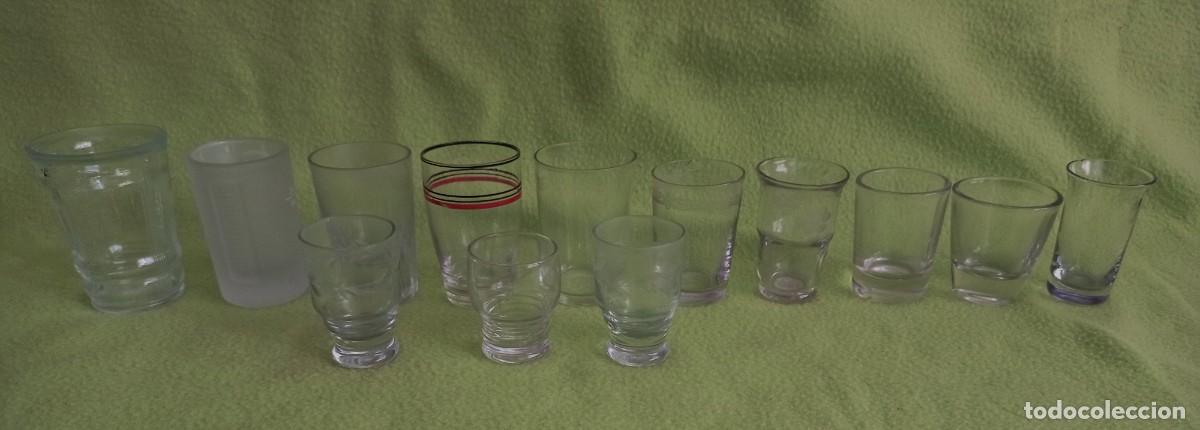 Vintage: TRECE VASOS DE CHUPITO - LICOR . - Foto 1