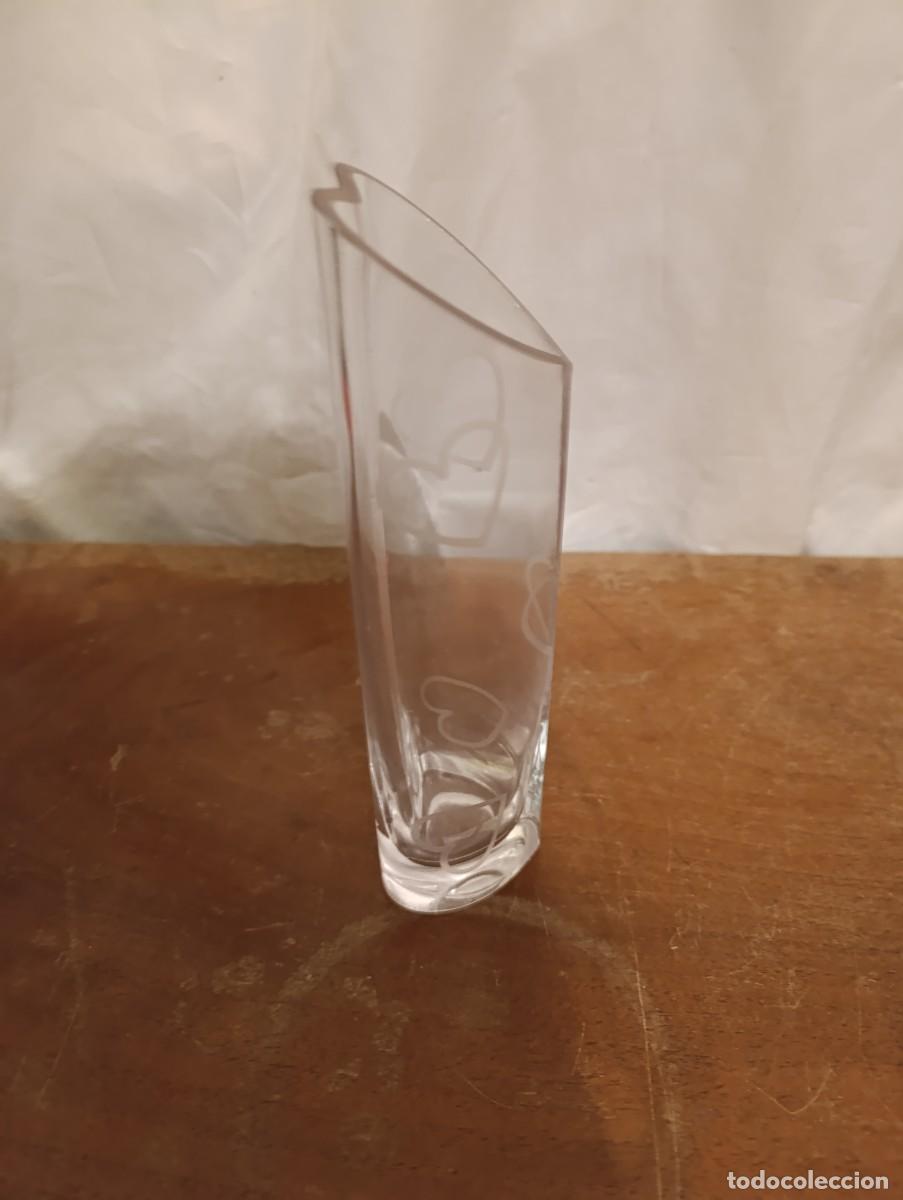 Vintage: Florero de cristal con forma de corazon - Foto 5