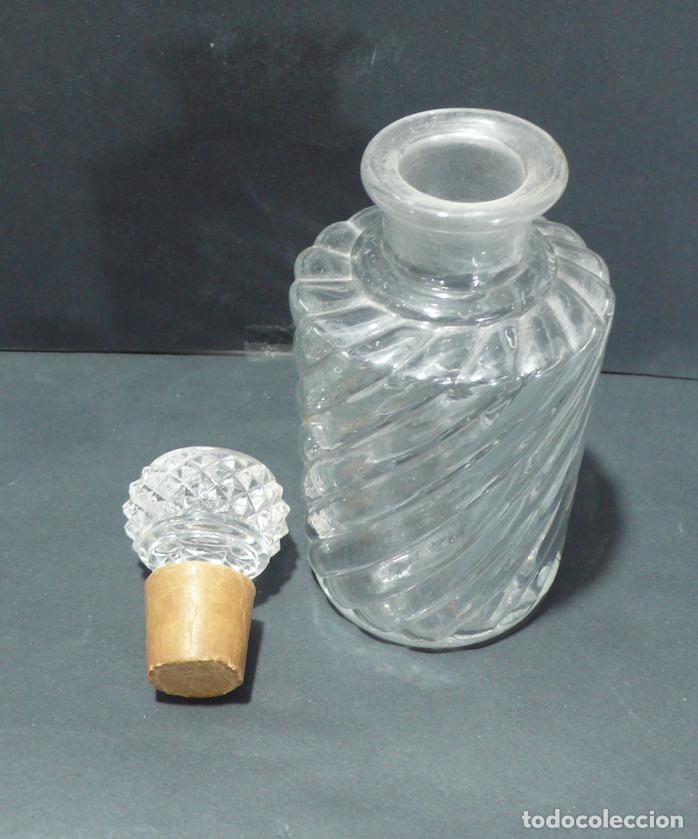 Vintage: PEQUE&Ntilde;A BOTELLA DE CRISTAL - Foto 3