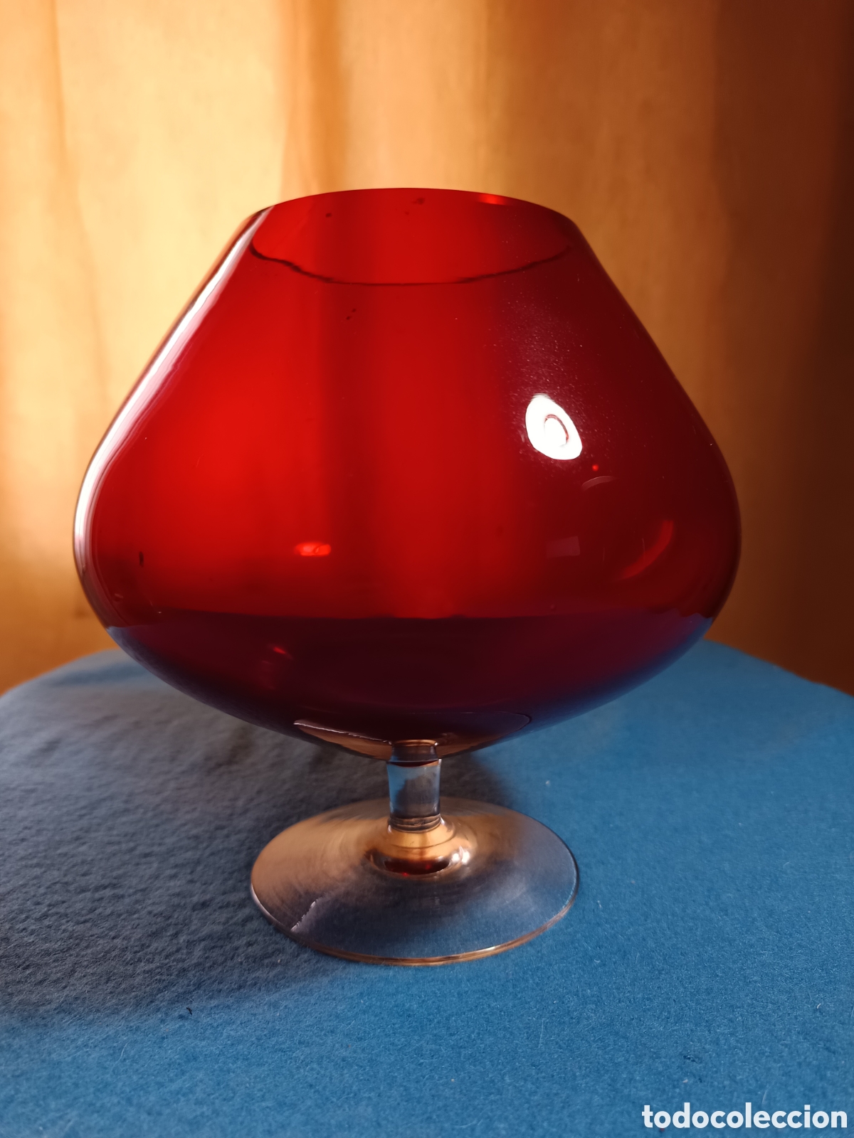 Vintage: Gran copa de co&ntilde;ac o centro rojo con base transparente. - Foto 1