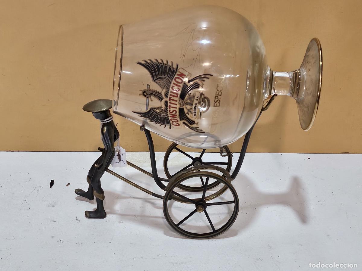 Vintage: carro de metal con copa - Foto 1