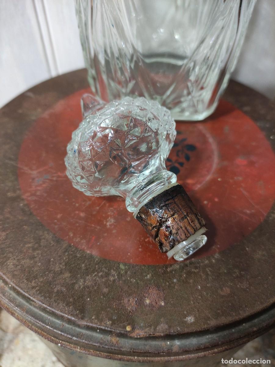 Vintage: Botella de cristal tallado - Foto 4