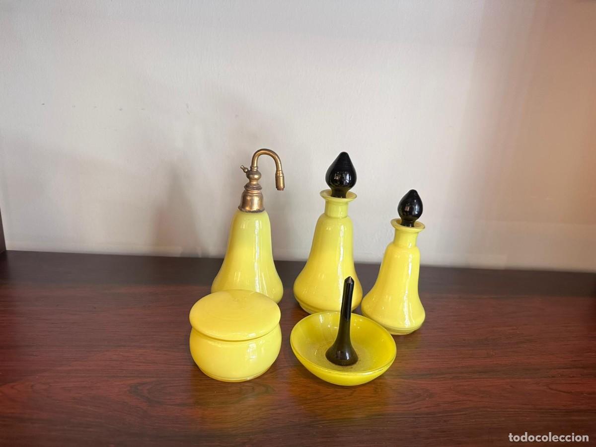 Vintage: Juego de tocador opalina amarillo - Foto 1