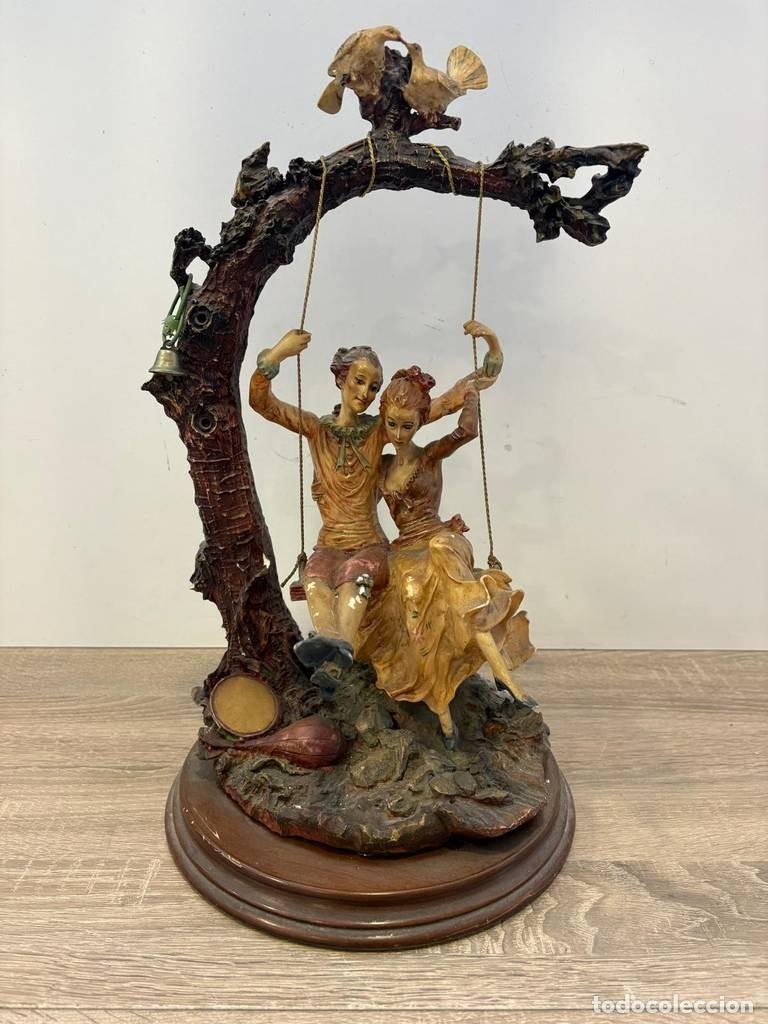 Vintage: FIGURA DE PAREJA EN COLUMPIO