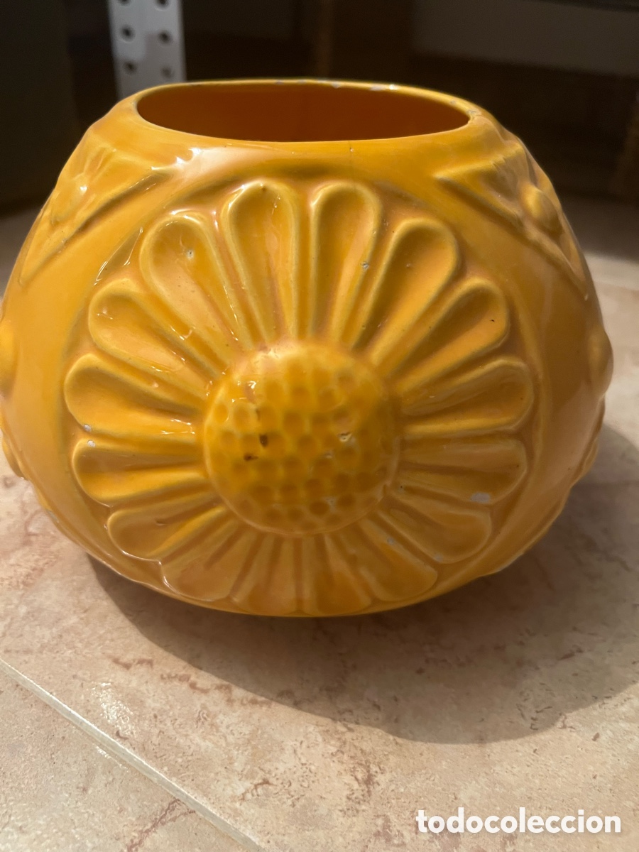Vintage: Antiguo florero amarillo de cer&aacute;mica