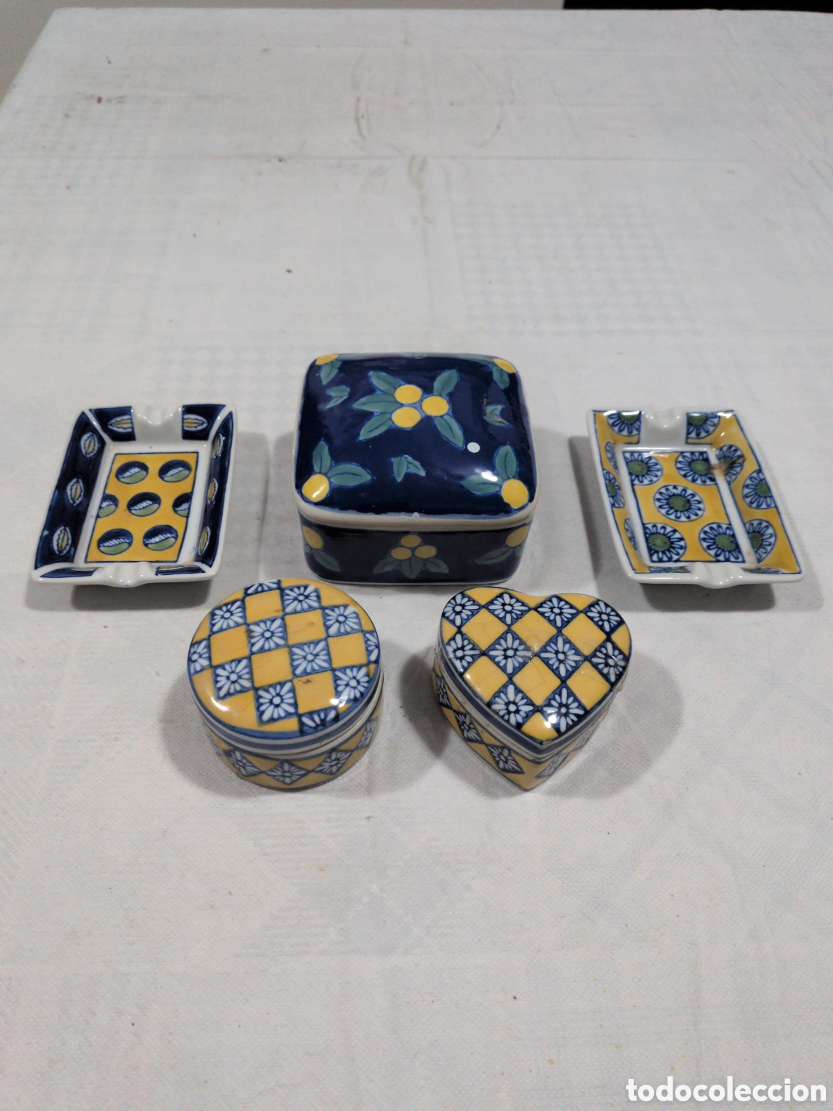 Vintage: Lote de 3 cajas y 2 ceniceros de porcelana vintage