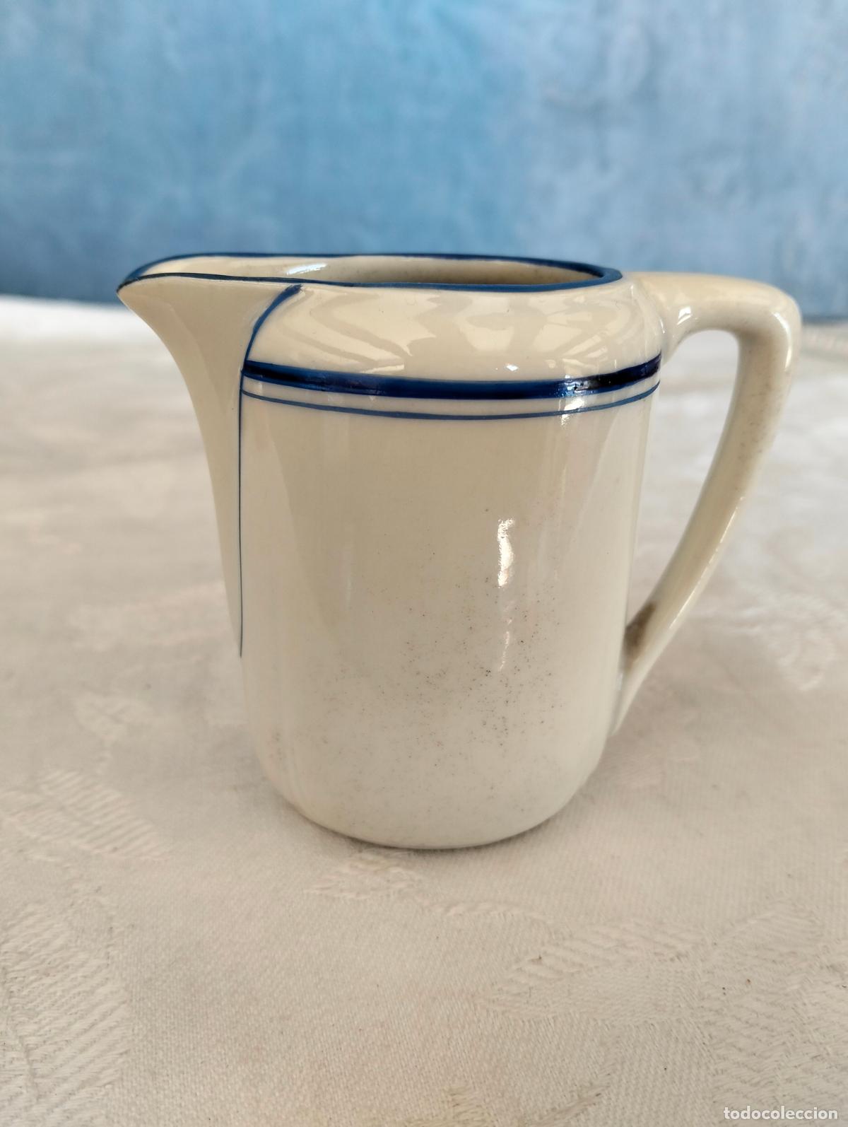 Vintage: Jarra jarrita decorativa lechera de porcelana blanca filo azul vintage a&ntilde;os 60-70