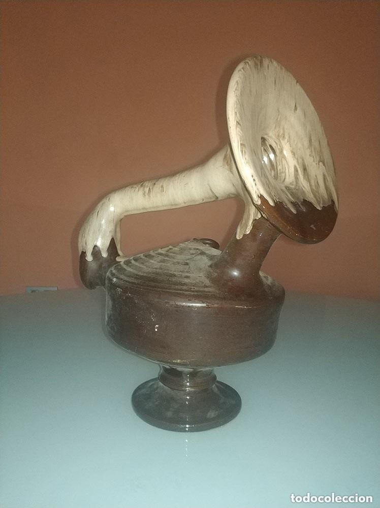 Vintage: Bonito y original botijo o cantaro en forma de gramofono, de cer&aacute;mica Piqueres, Agost Alicante