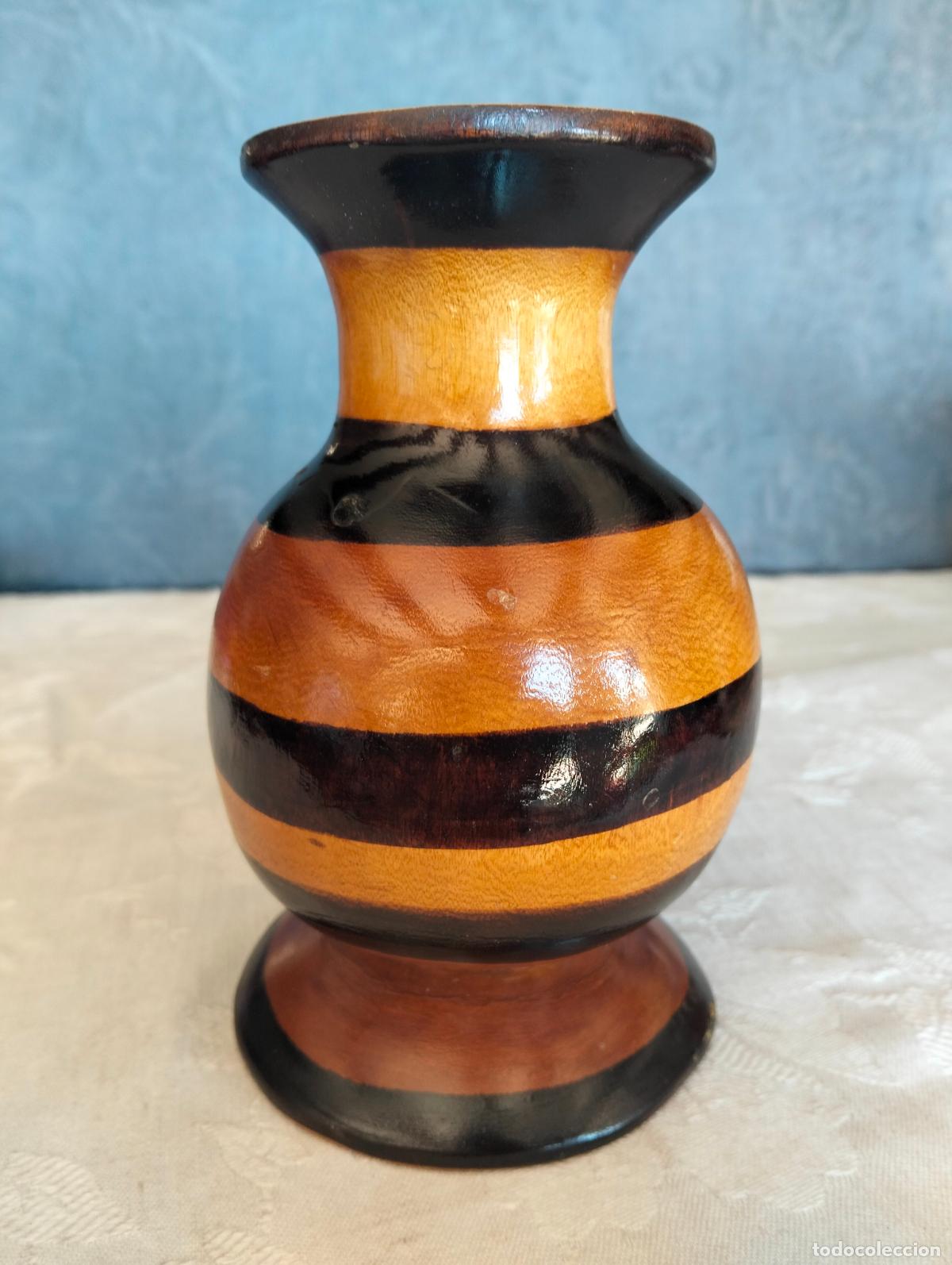 Vintage: Jarr&oacute;n decorativo de madera tallada marr&oacute;n beige blanco a rallas horizontales vintage a&ntilde;os 60