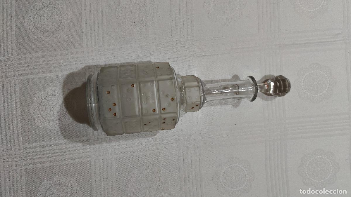 Vintage: Botella/licorera vintage de cristal tallado con tap&oacute;n &ndash; 35 cm