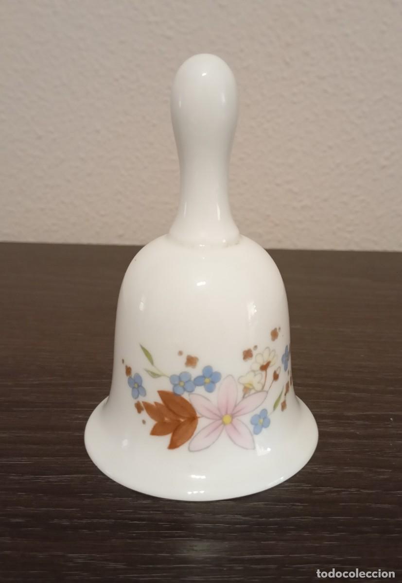 Vintage: CAMPANA DE PORCELANA FINA WEDGWOOD, PATR&Oacute;N MEADOW SWEET, VINTAGE DE LOS A&Ntilde;OS 80, HECHO EN INGLATERRA