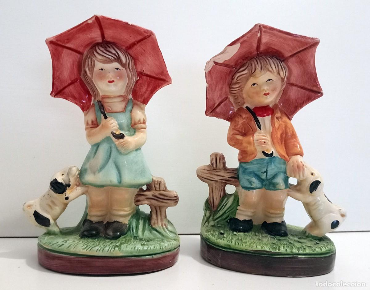 Vintage: LOTE 2 FIGURAS RETRO VINTAGE: NI&Ntilde;OS CON PARAGUAS EN CER&Aacute;MICA PARA ADORNO