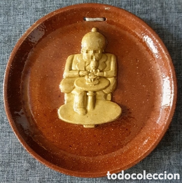 Vintage: curioso PLATO VINTAGE de BARRO Y CER&Aacute;MICA 25 cms di&aacute;metro HECHO A MANO como NUEVO siempre en vitrina