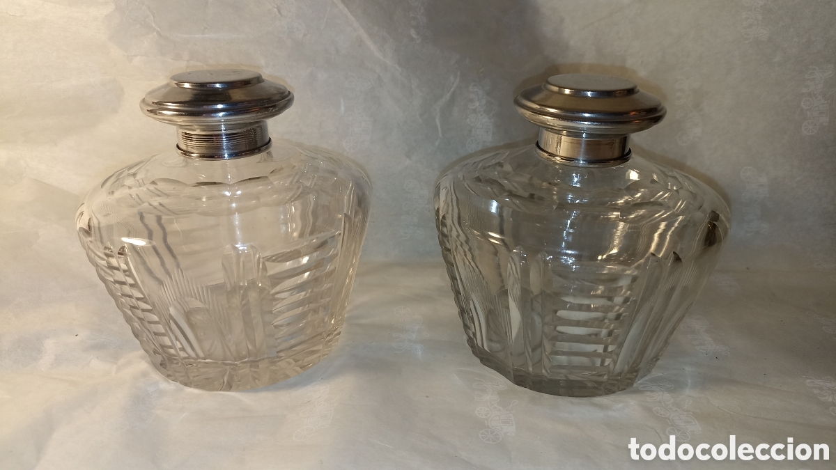 Vintage: Pareja de Frascos de Tocador Antiguos - Cristal Tallado a Mano - Estilo Art D&eacute;co