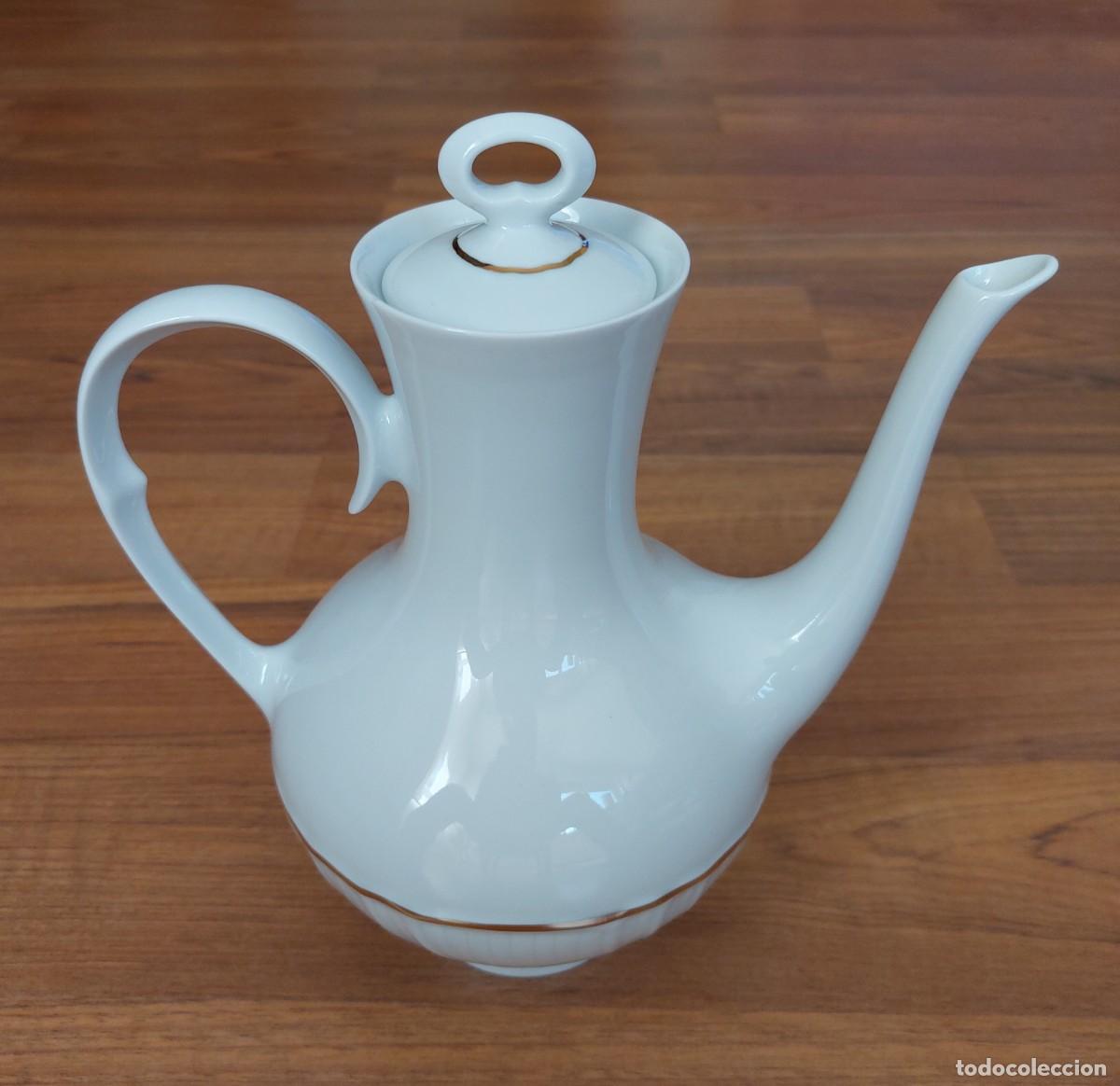 Vintage: # TETERA DE PORCELANA BLANCA CON DETALLES DORADOS