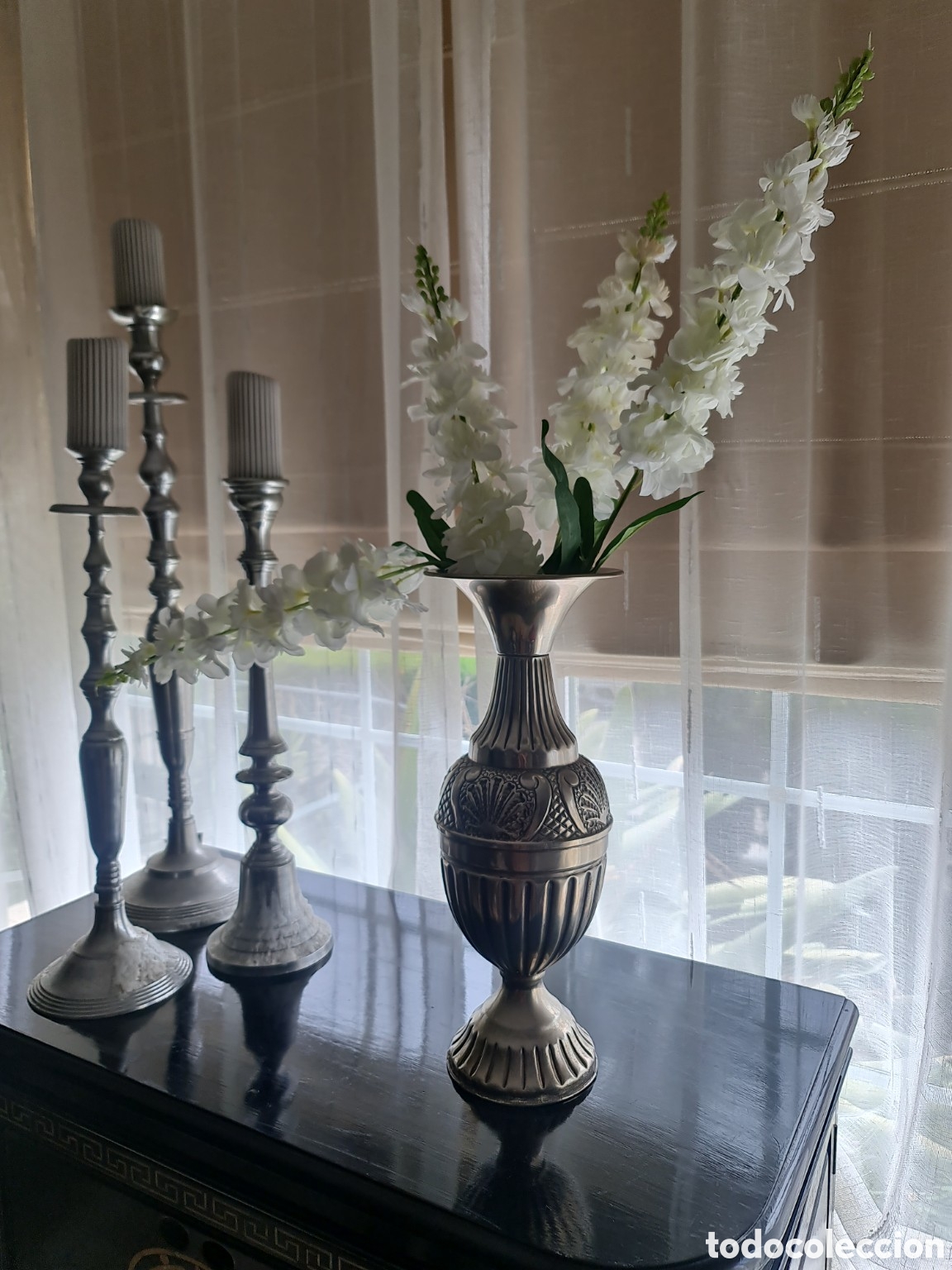 Vintage: Jarr&oacute;n met&aacute;lico decorativo estilo cl&aacute;sico con relieve | pieza elegante vintage