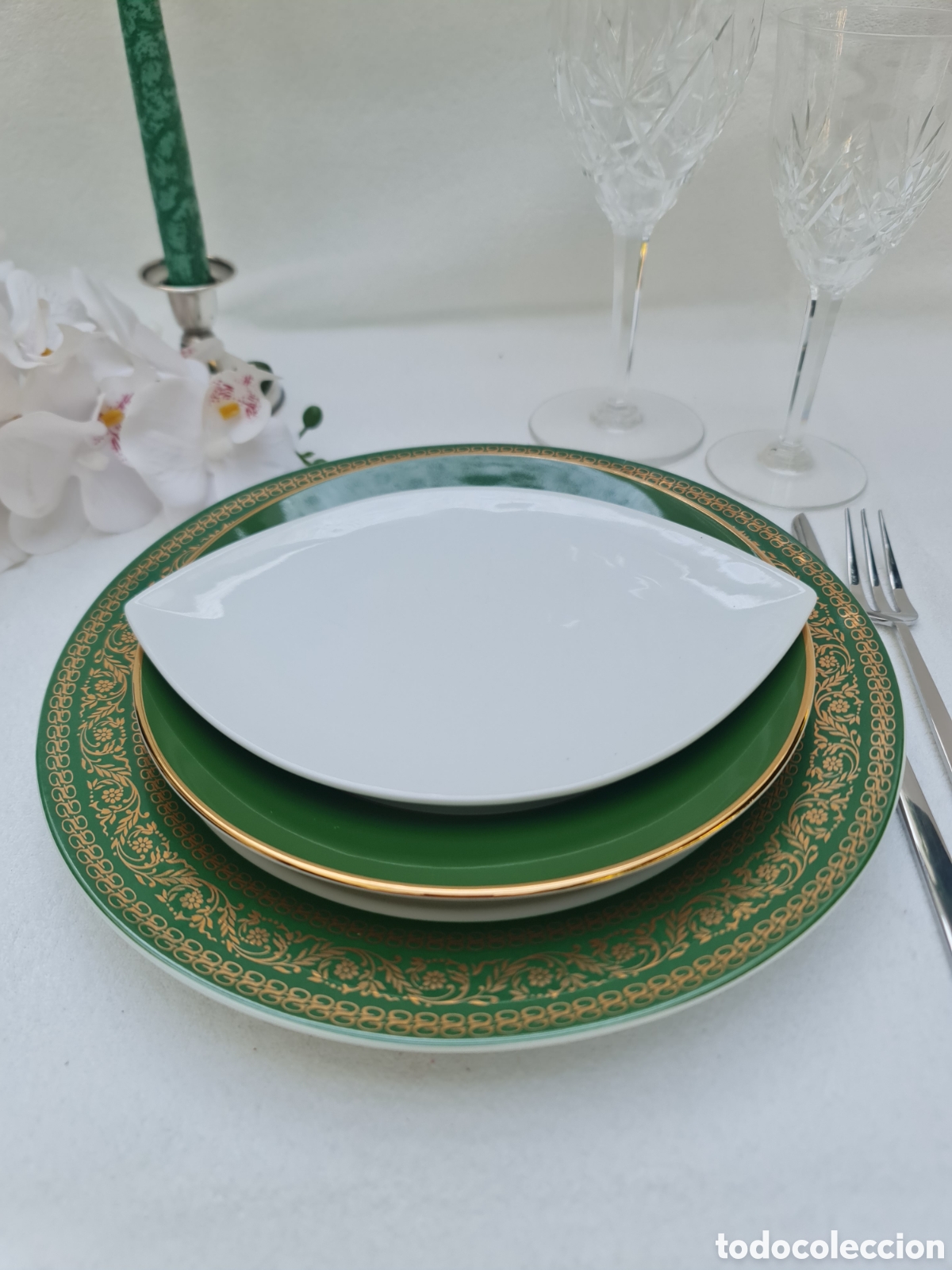 Vintage: Platos Limoges Francia St. Martial &ndash; Porcelana fina verde y oro con escenas de caza.