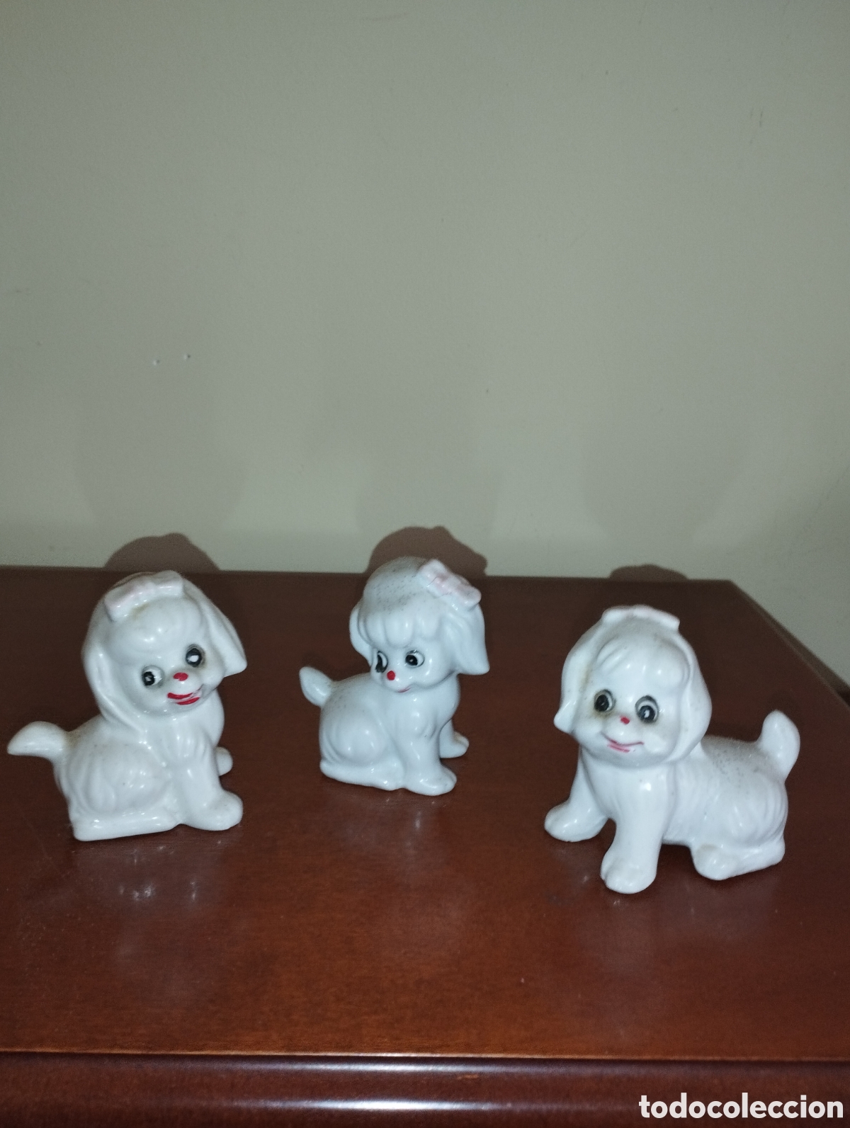 Vintage: 3 figuras de cer&aacute;mica perritos